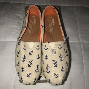 TOMS classic alpargatas with great nautical detail
